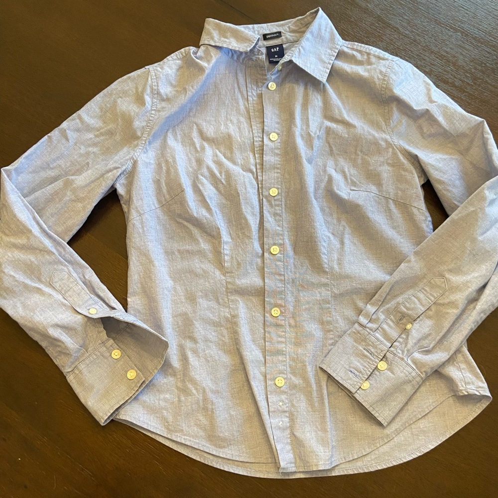 Gap button down